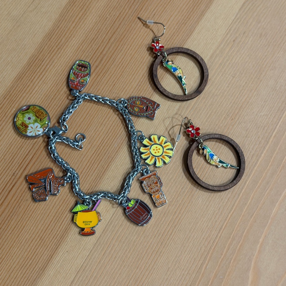 Disney Trader Sam Bracelet and Tiki Bird Earrings